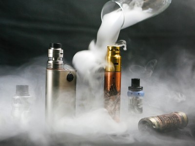 電子煙UV無影膠水案例，聚力膠水粘接強度好無痕跡粘電器好選擇